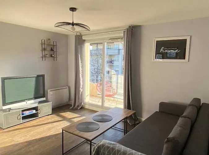 City Rose T2 Ensoleille-Piscine-Parking Prive -Fibre -Balcon