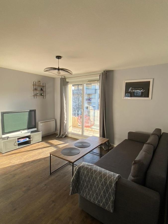 Rose T2 Ensoleille-piscine-parking Prive -fibre -balcon Apartment *