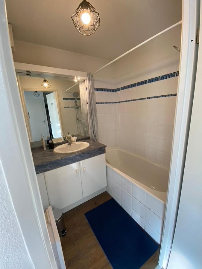 Rose T2 Ensoleille-piscine-parking Prive -fibre -balcon *
